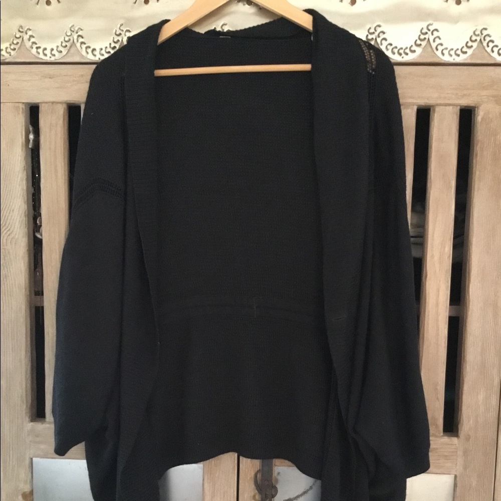 Lululemon flow top / cardigan